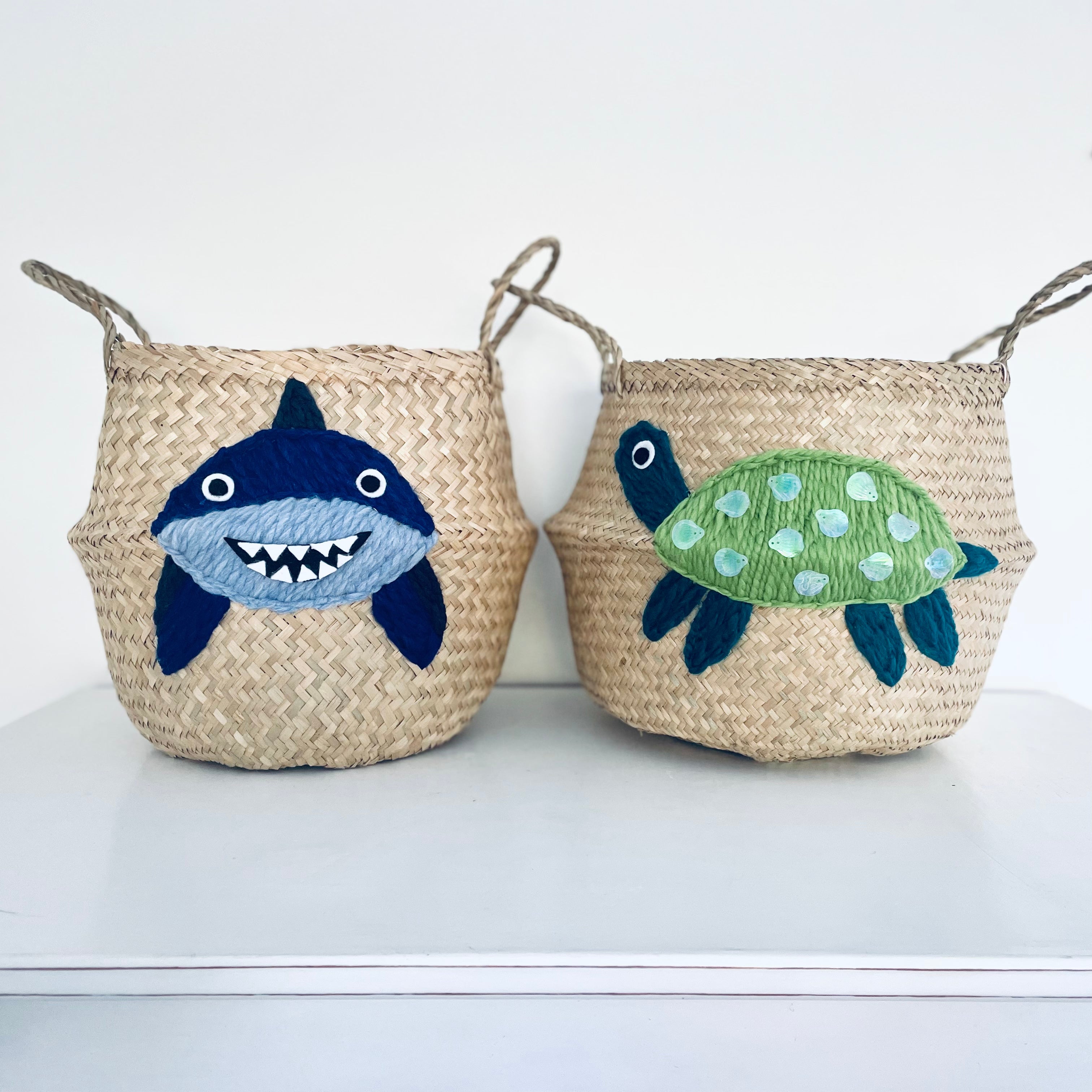 Green sea turtle Basket - Large