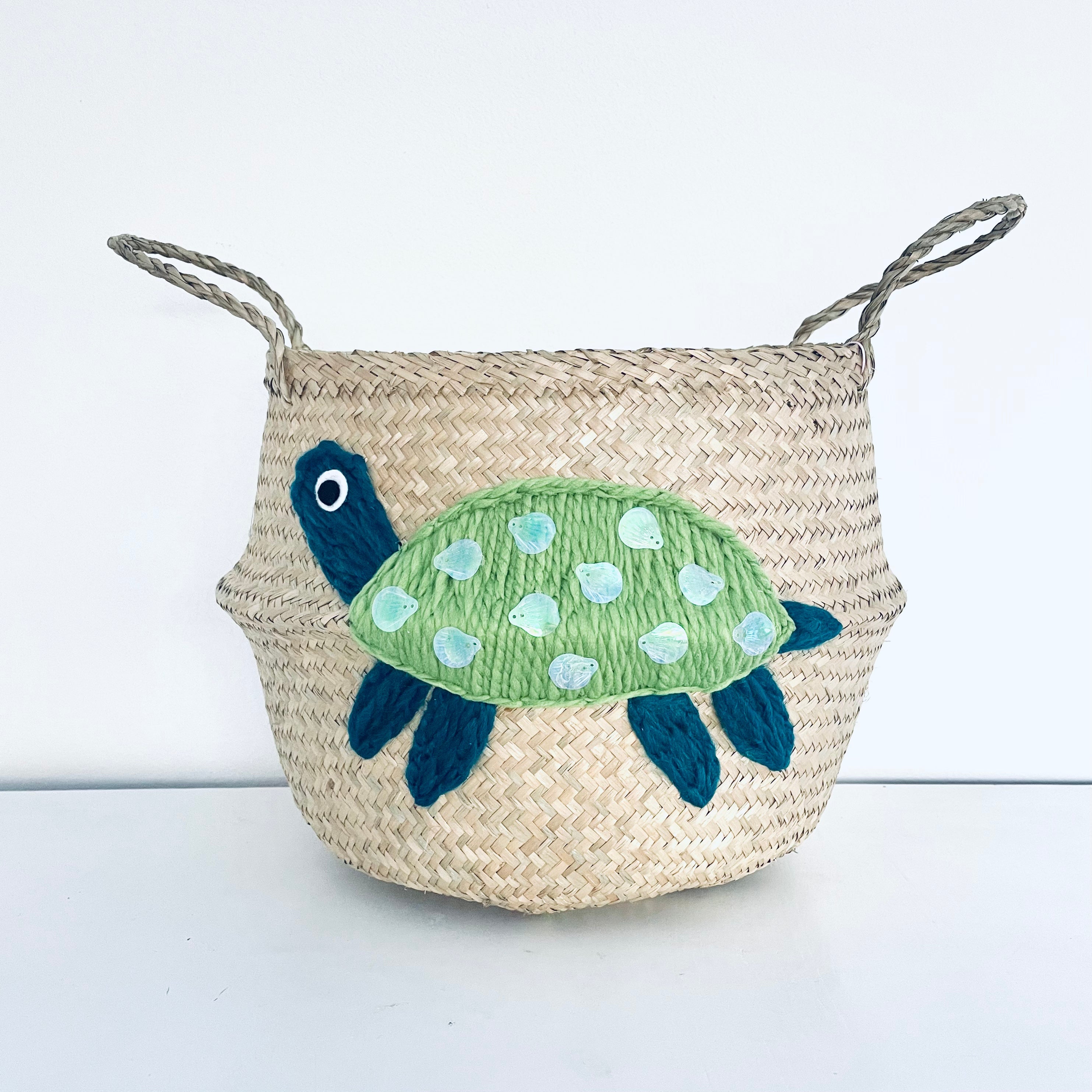 Green sea turtle Basket - Large